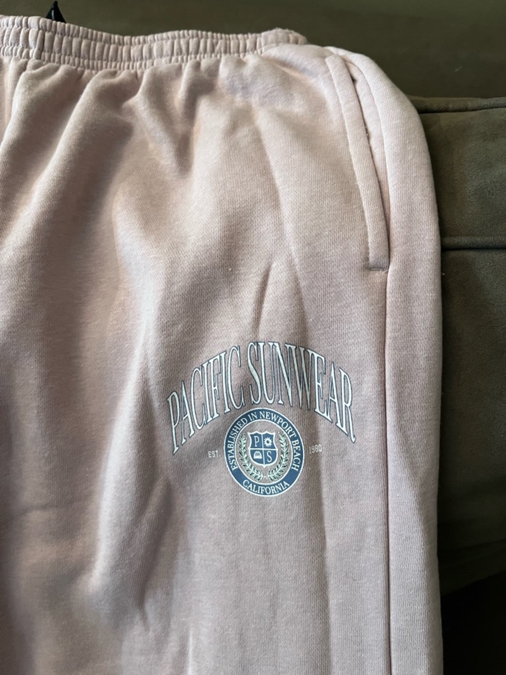 PacSun Women’s Sweatpants with Elastic Cuffs - Picture 2 of 4